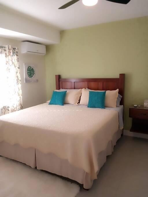 Jamaica Reggae Villa Lucea Exterior photo