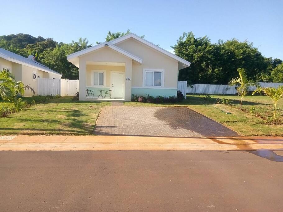 Jamaica Reggae Villa Lucea Exterior photo